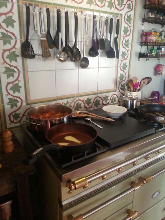 A L'Ombre Du Marronnier Gites La Peruse Pokój zdjęcie